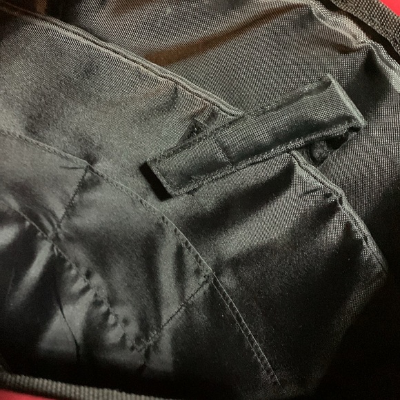 DELAGATE-red/black multi-compartment laptop/book shoulder messenger bag - Picture 9 of 11